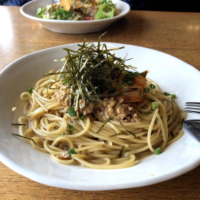 Cafe&Diner Belice 納豆とイカとキムチの和風パスタ