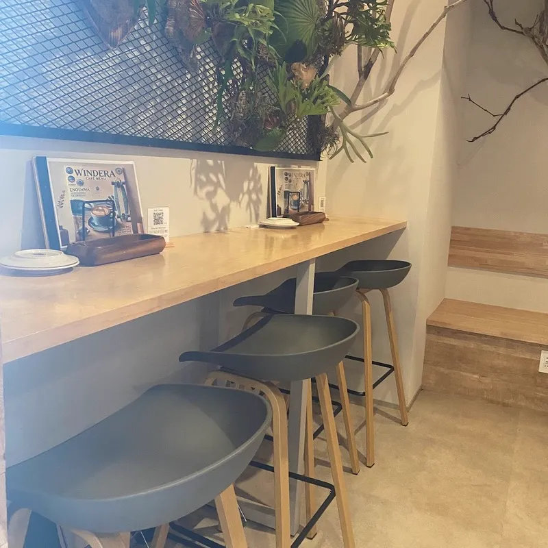 Windera Cafe 鵠沼海岸店 店内