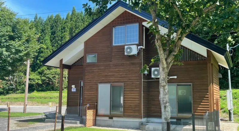 六郷温泉 あったか山 ペットと泊まれる専用コテージ